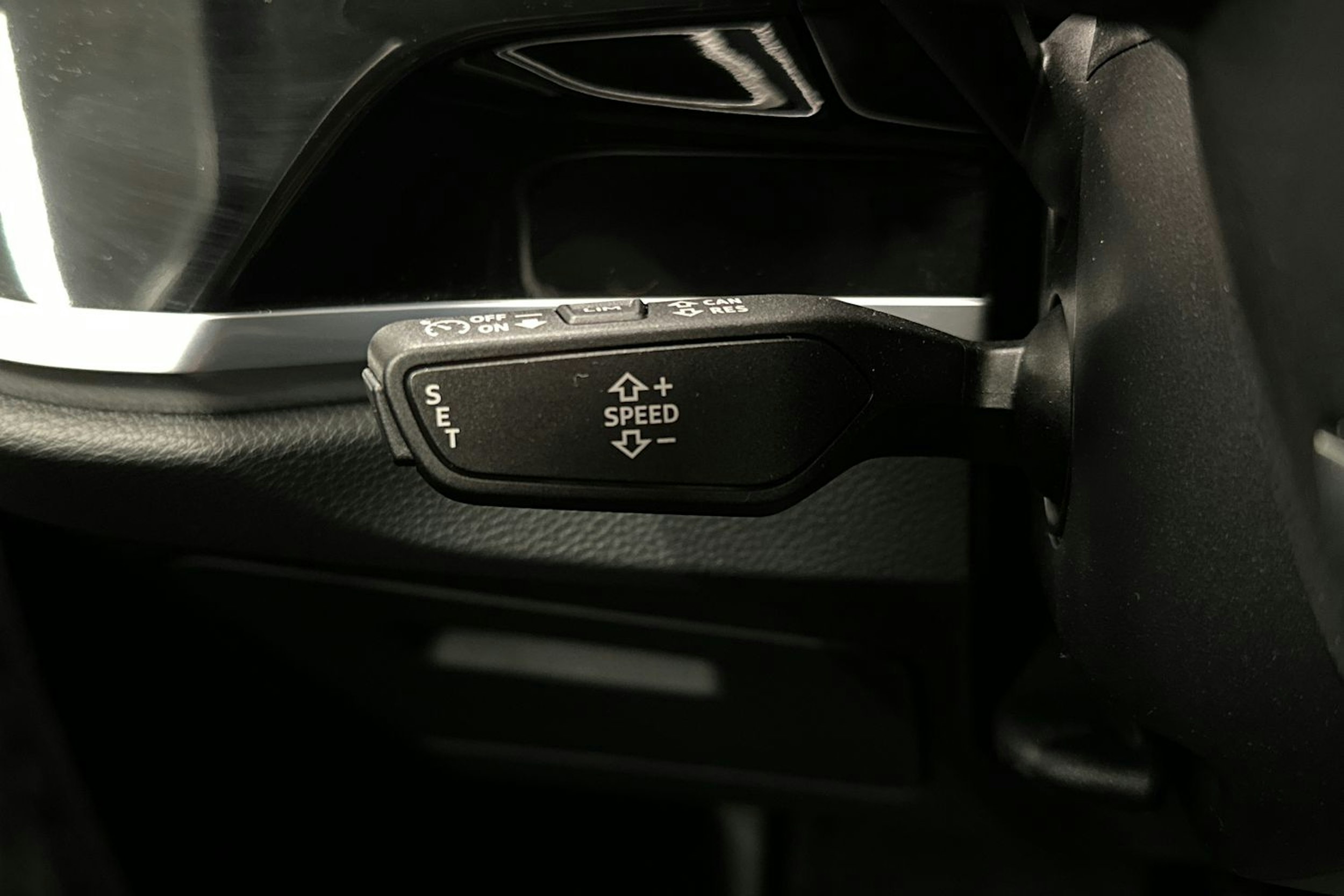 musta Audi Q3 2023 kuva 15.