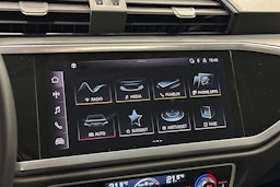 musta Audi Q3 2023 kuva 19.