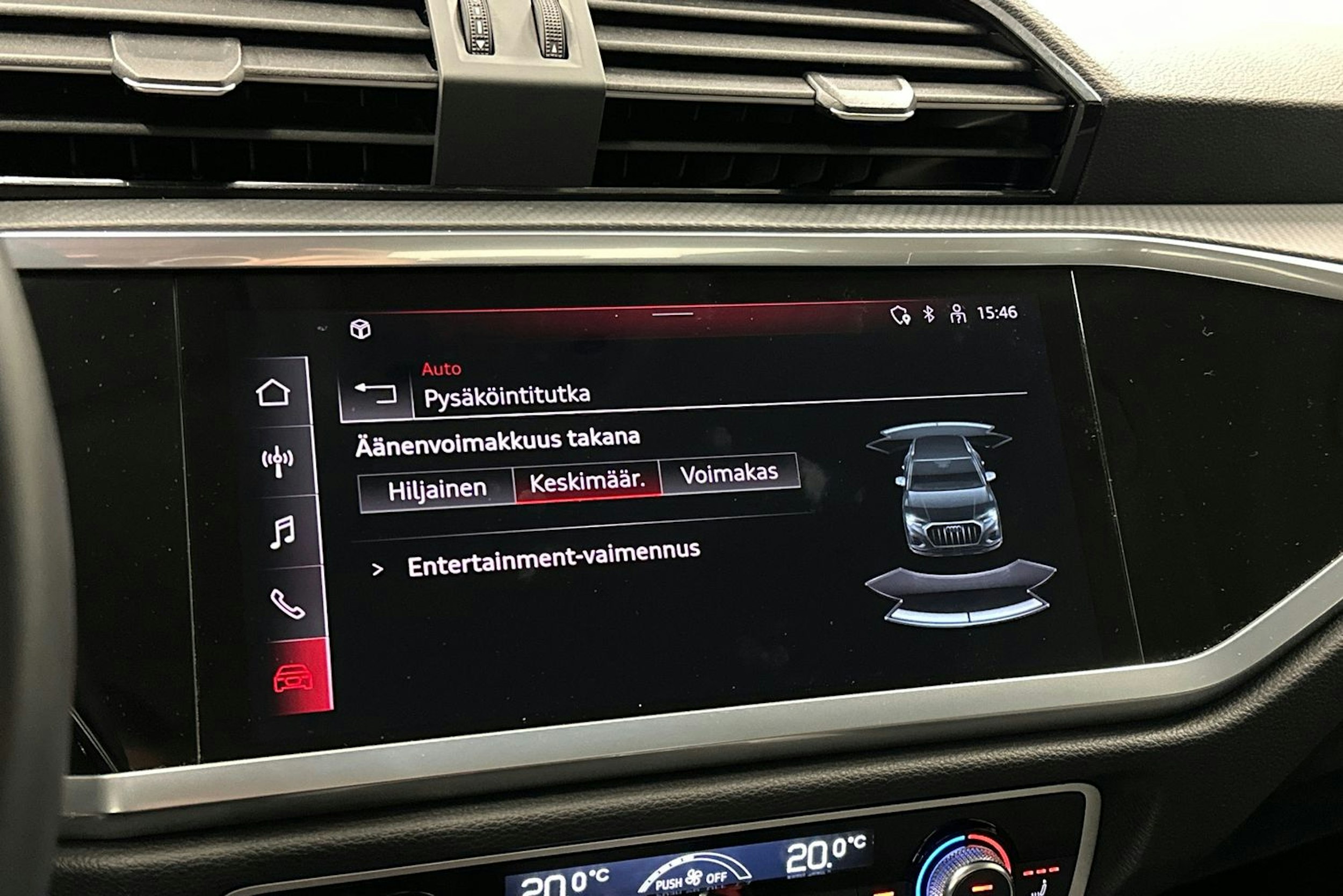 musta Audi Q3 2023 kuva 24.
