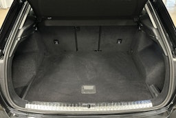 musta Audi Q3 2023 kuva 26.