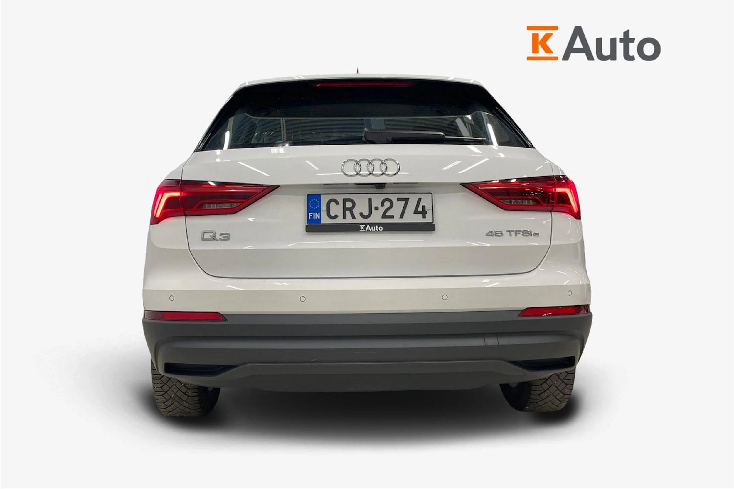 valkoinen Audi Q3 2023 kuva 3.
