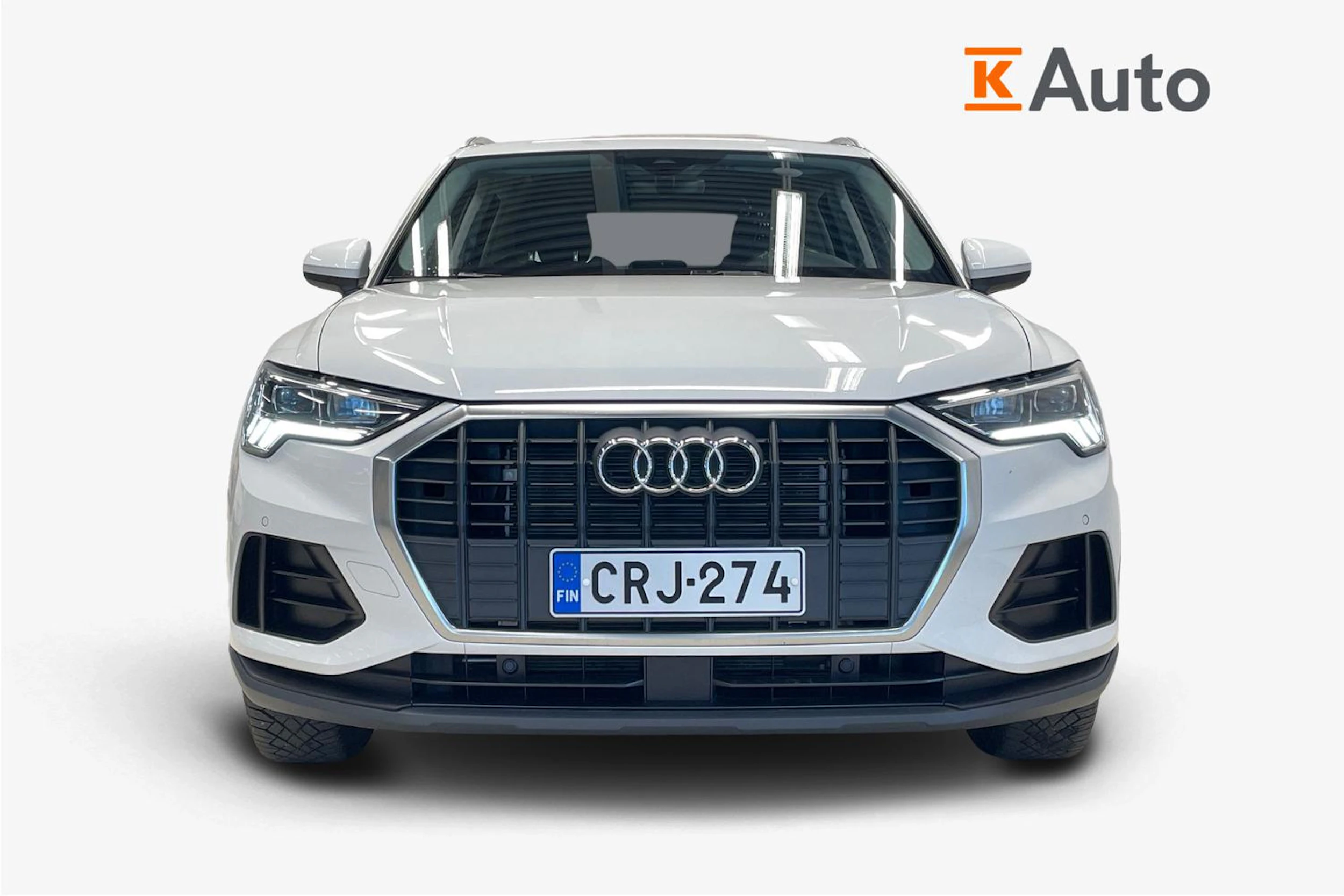 valkoinen Audi Q3 2023 kuva 4.