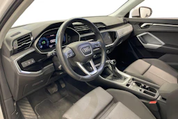 valkoinen Audi Q3 2023 kuva 6.