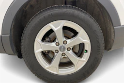 valkoinen Audi Q3 2023 kuva 9.