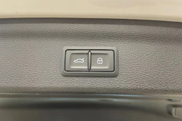 valkoinen Audi Q3 2023 kuva 20.