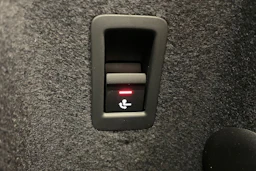 valkoinen Audi Q3 2023 kuva 21.