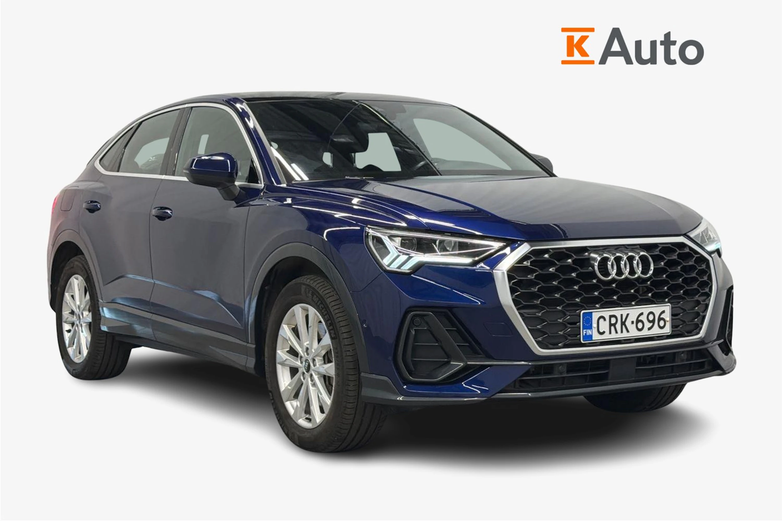 sininen Audi Q3 2023 kuva 1.