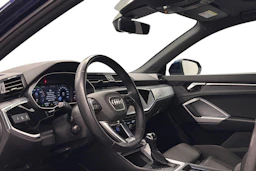 sininen Audi Q3 2023 kuva 8.