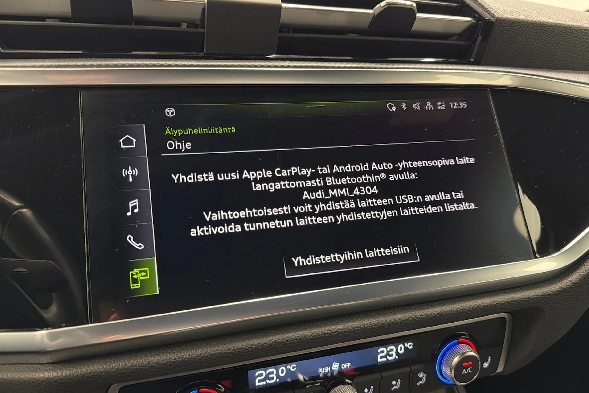 sininen Audi Q3 2023 kuva 22.