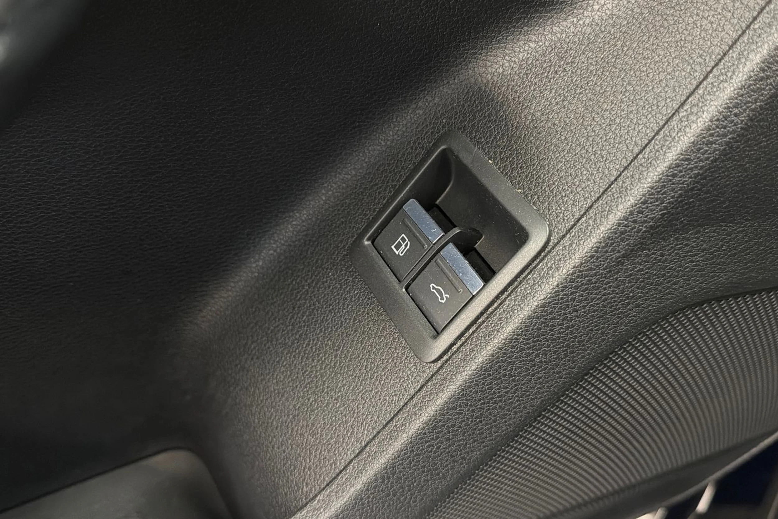 sininen Audi Q3 2023 kuva 26.