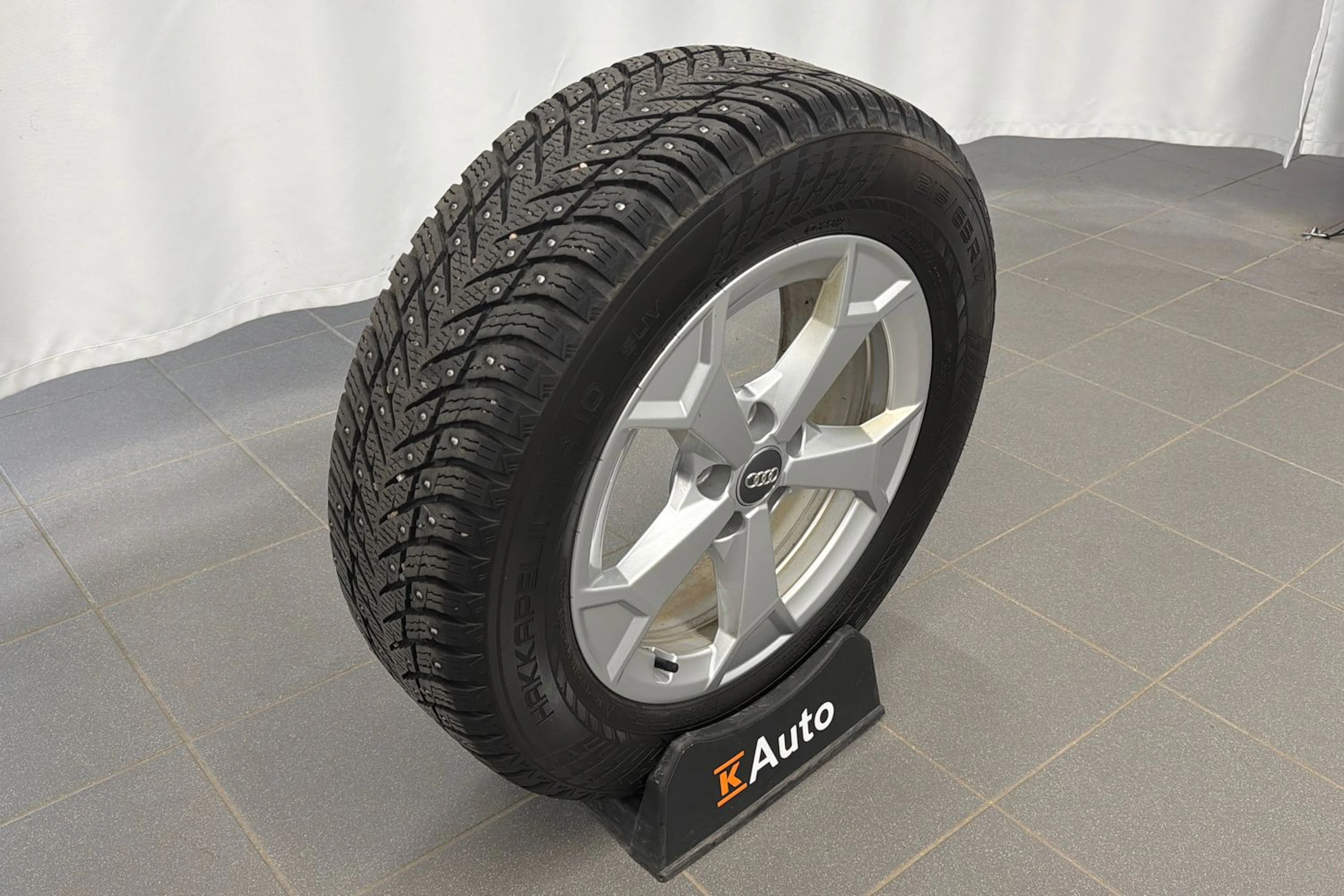 sininen Audi Q3 2023 kuva 28.