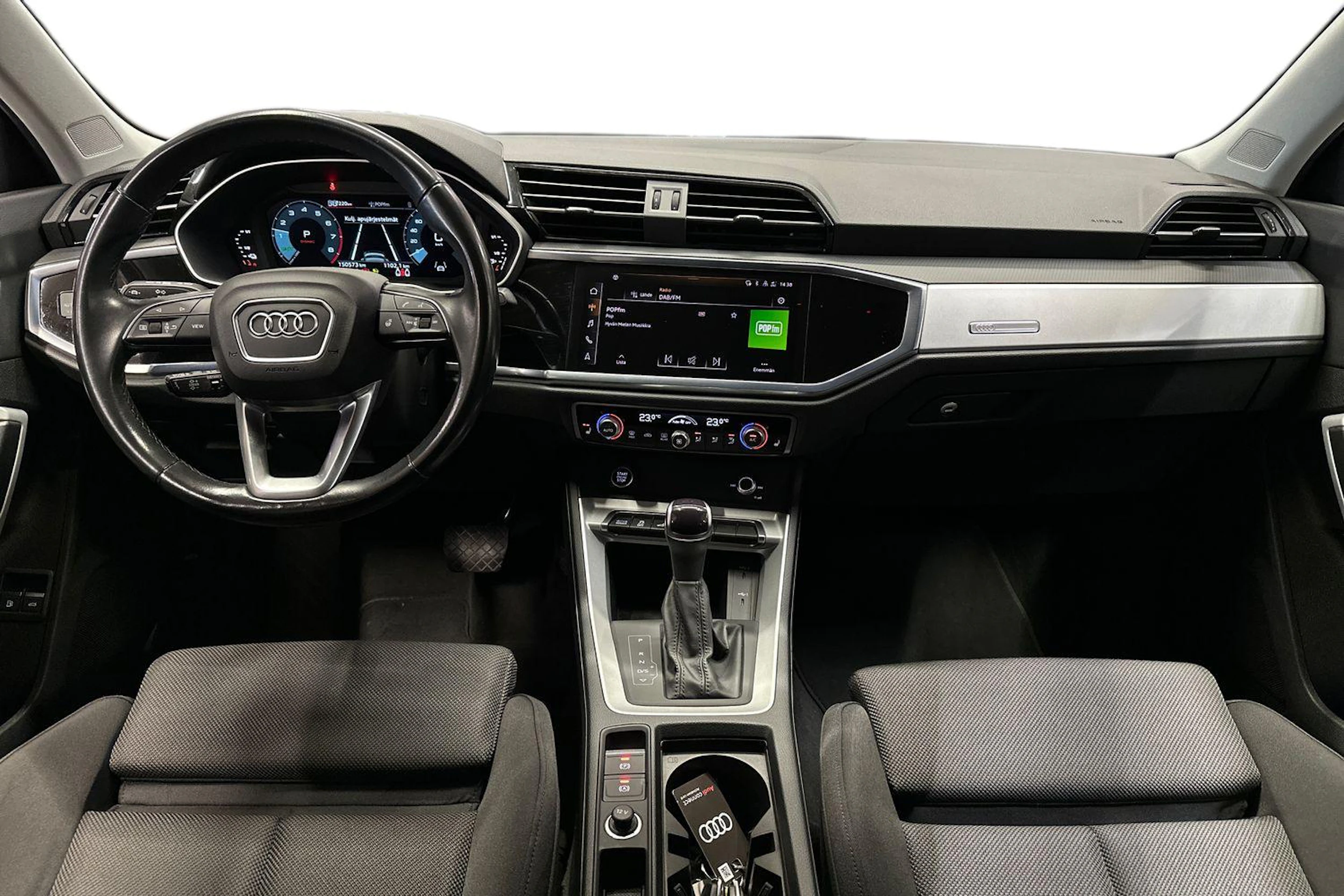 harmaa Audi Q3 2024 kuva 12.