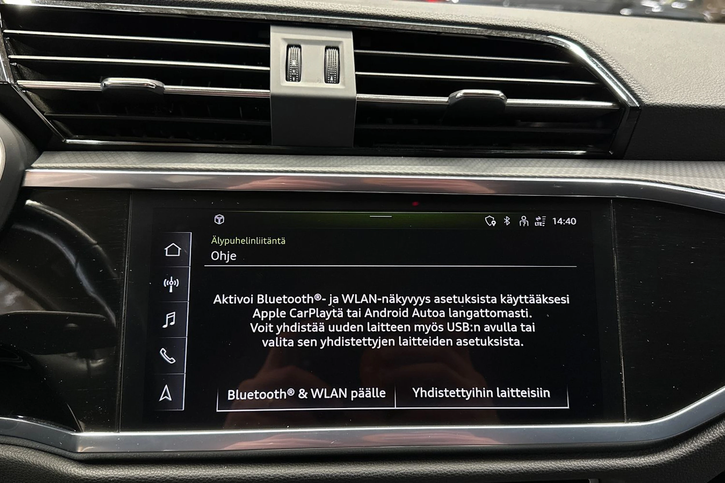 harmaa Audi Q3 2024 kuva 21.
