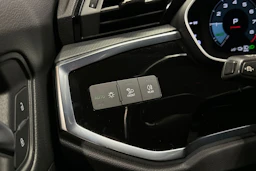 harmaa Audi Q3 2024 kuva 31.