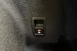 harmaa Audi Q3 2024 kuva 34.