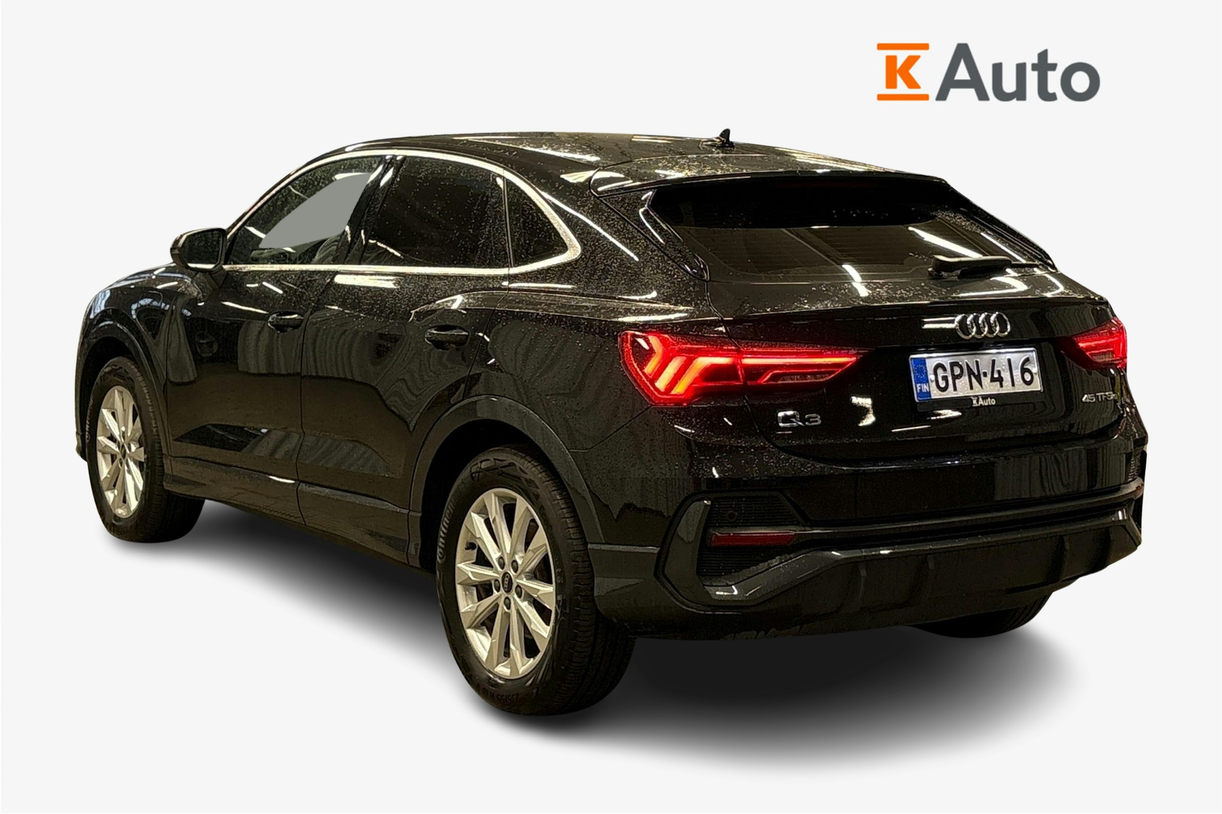 musta Audi Q3 2023 kuva 2.