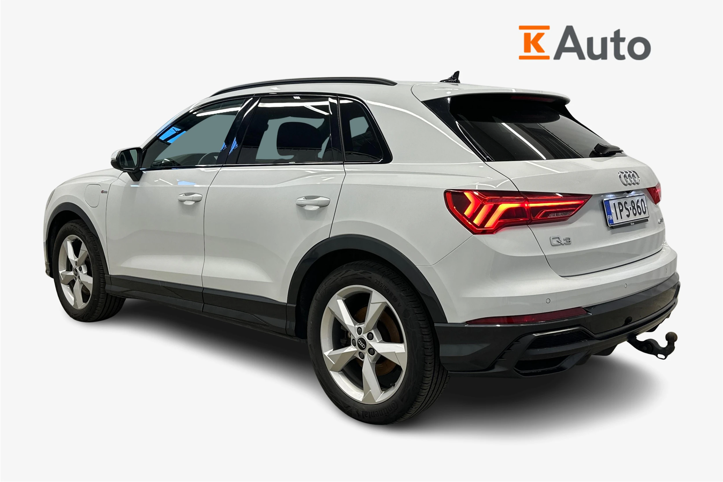 valkoinen Audi Q3 2023 kuva 2.