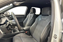 valkoinen Audi Q3 2023 kuva 8.
