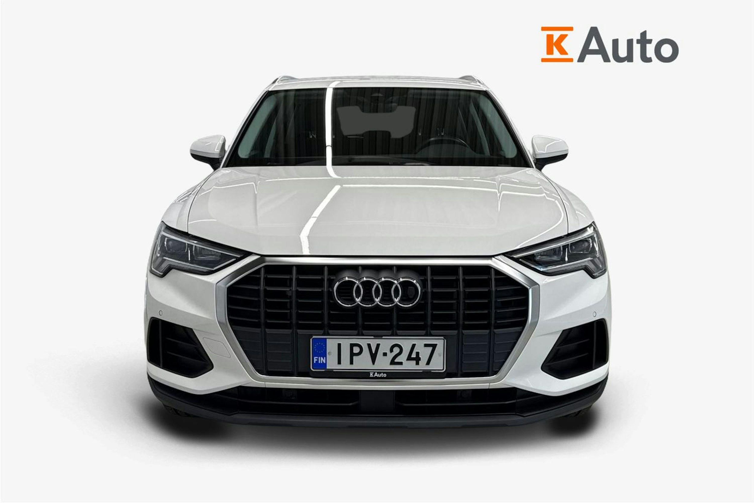 valkoinen Audi Q3 2023 kuva 5.