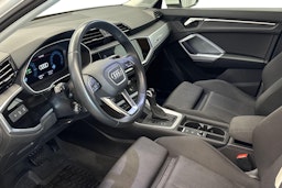 valkoinen Audi Q3 2023 kuva 7.