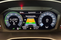 valkoinen Audi Q3 2023 kuva 15.