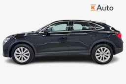 musta Audi Q3 2023 kuva 5.