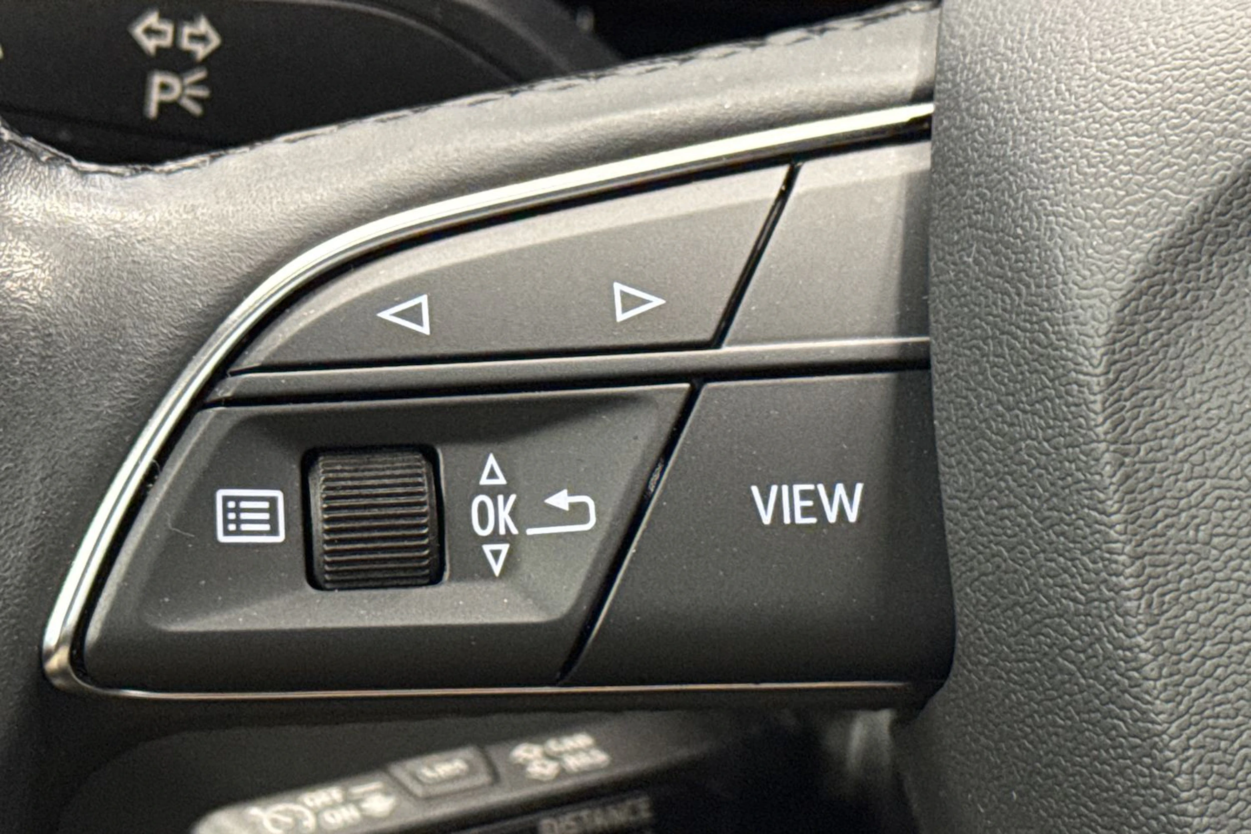 musta Audi Q3 2023 kuva 21.