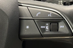 musta Audi Q3 2023 kuva 22.