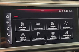 musta Audi Q3 2023 kuva 27.