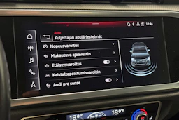 musta Audi Q3 2023 kuva 28.
