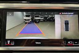 Valkoinen Audi Q3 2023 kuva 26.