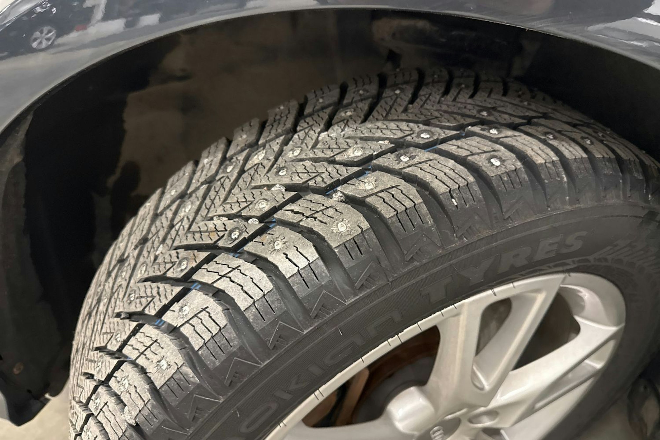 valkoinen Audi Q3 2023 kuva 13.