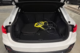 valkoinen Audi Q3 2023 kuva 14.