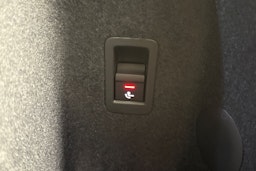 valkoinen Audi Q3 2023 kuva 17.