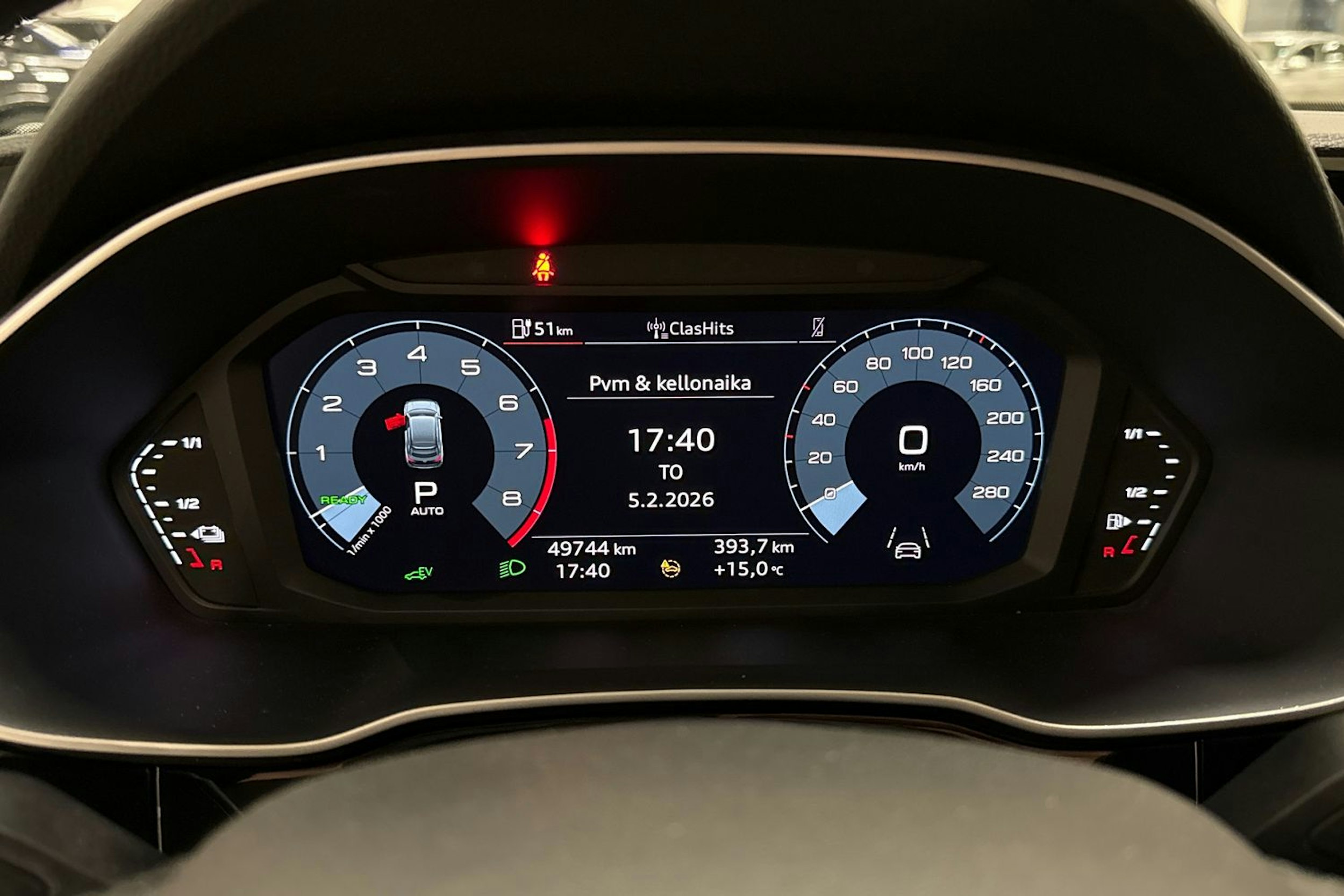 valkoinen Audi Q3 2023 kuva 19.