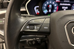 valkoinen Audi Q3 2023 kuva 21.