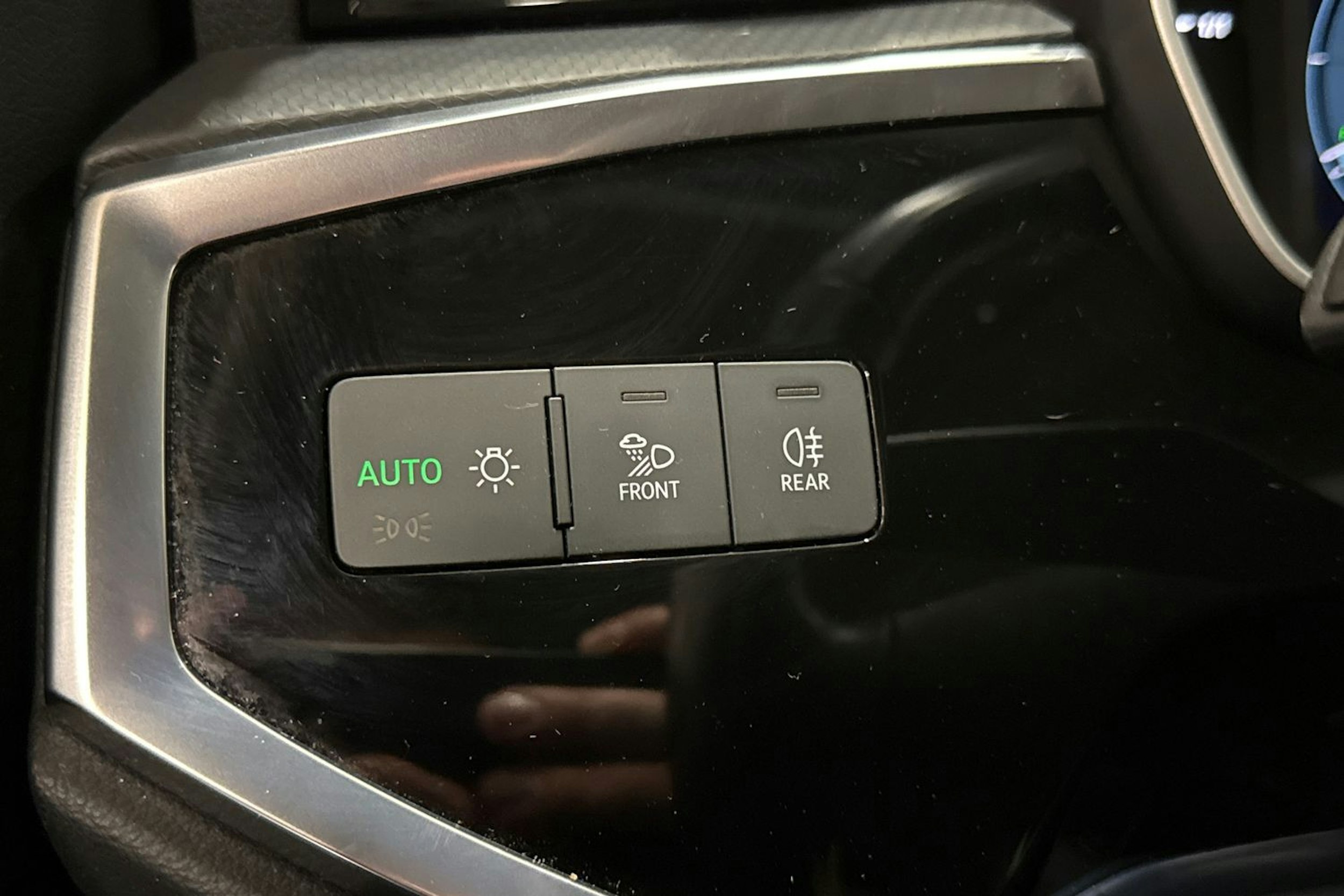 valkoinen Audi Q3 2023 kuva 24.