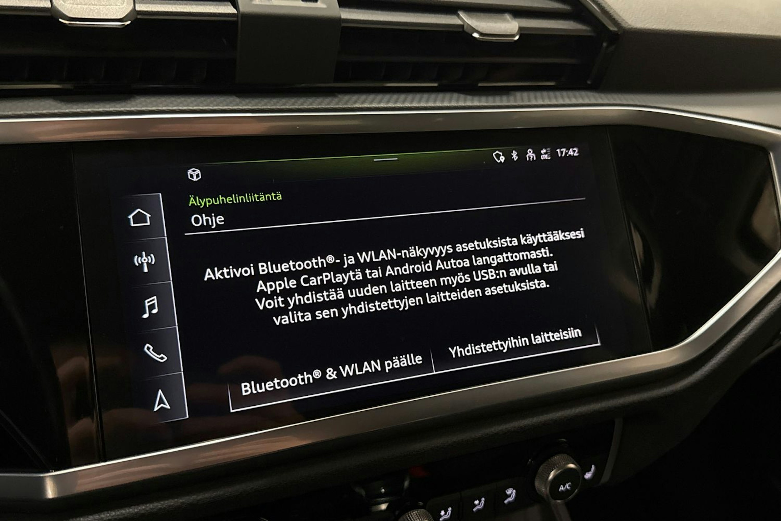 valkoinen Audi Q3 2023 kuva 26.