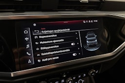 valkoinen Audi Q3 2023 kuva 27.