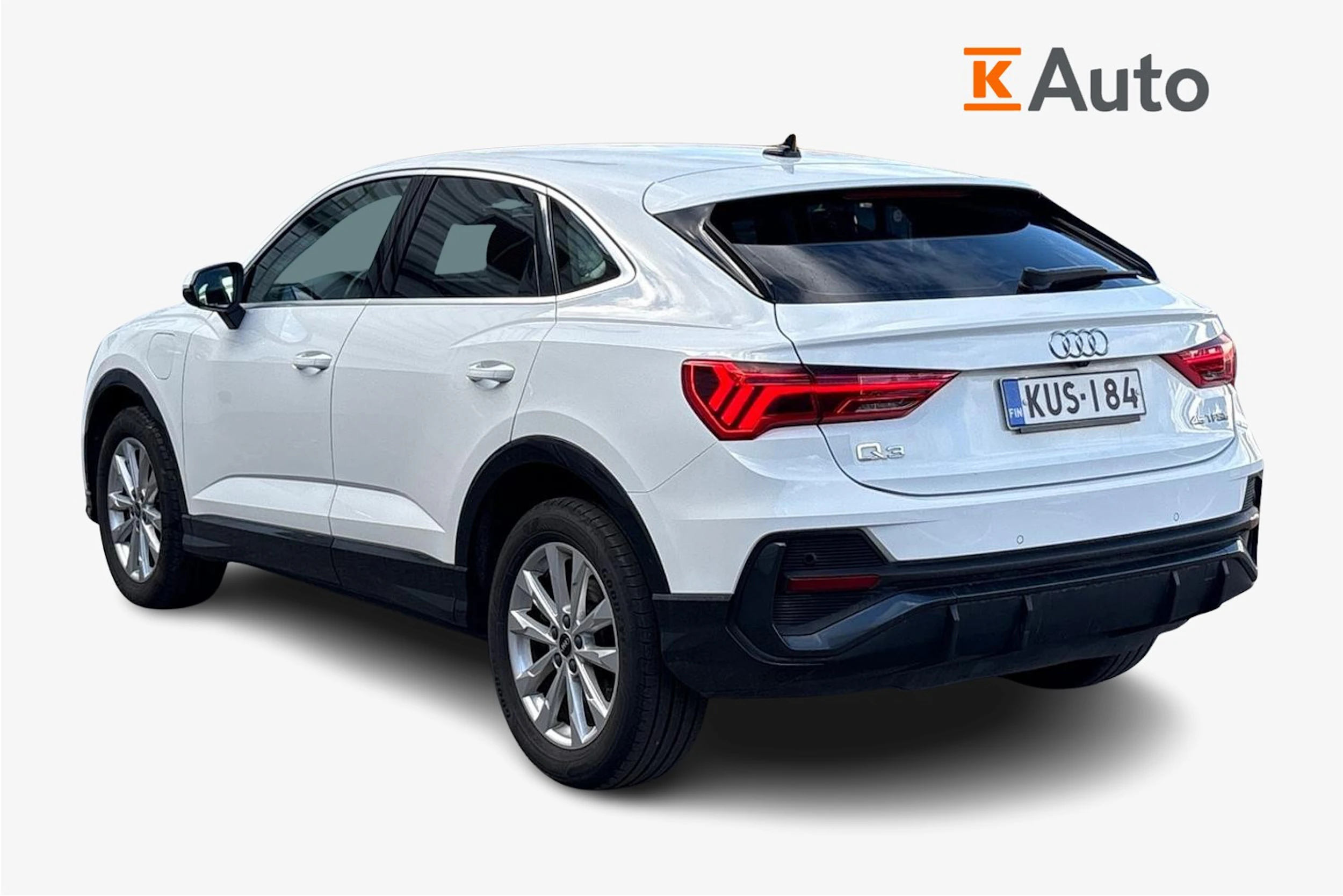 Valkoinen Audi Q3 2023 kuva 2.
