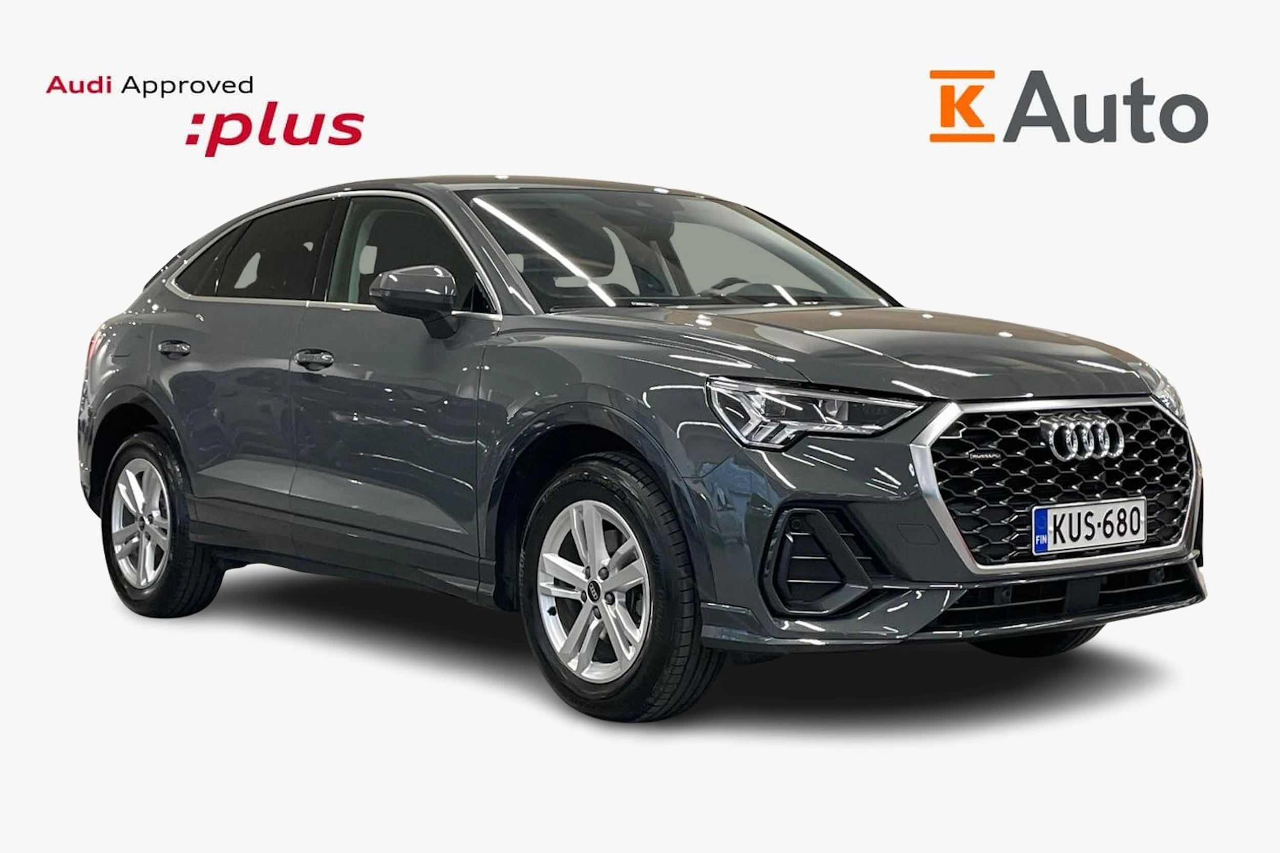 Harmaa Audi Q3 2023 kuva 1.