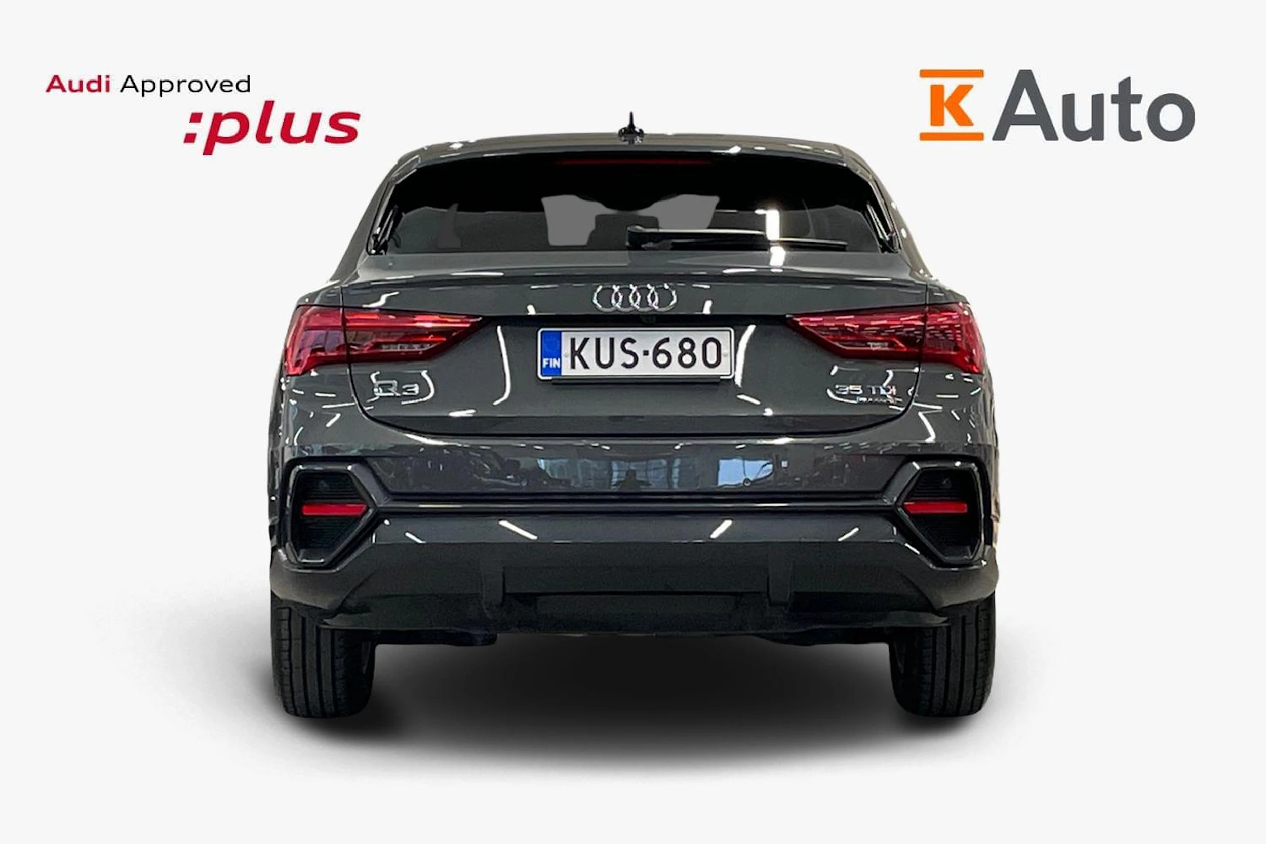 Harmaa Audi Q3 2023 kuva 3.