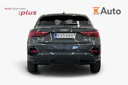 Harmaa Audi Q3 2023 kuva 3.