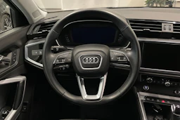 Harmaa Audi Q3 2023 kuva 12.