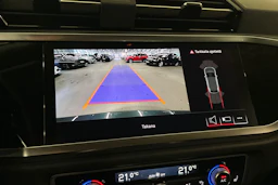 Harmaa Audi Q3 2023 kuva 15.
