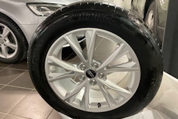 Harmaa Audi Q3 2023 kuva 11.