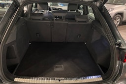 Harmaa Audi Q3 2023 kuva 13.