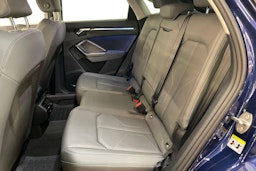 sininen Audi Q3 2023 kuva 10.