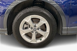 sininen Audi Q3 2023 kuva 11.