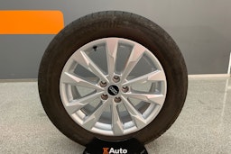 sininen Audi Q3 2023 kuva 13.